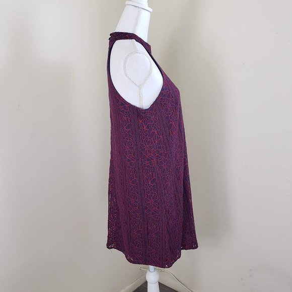 Francesca’s Alya Lace Overlay Halter Mini Dress - Picture 3 of 10